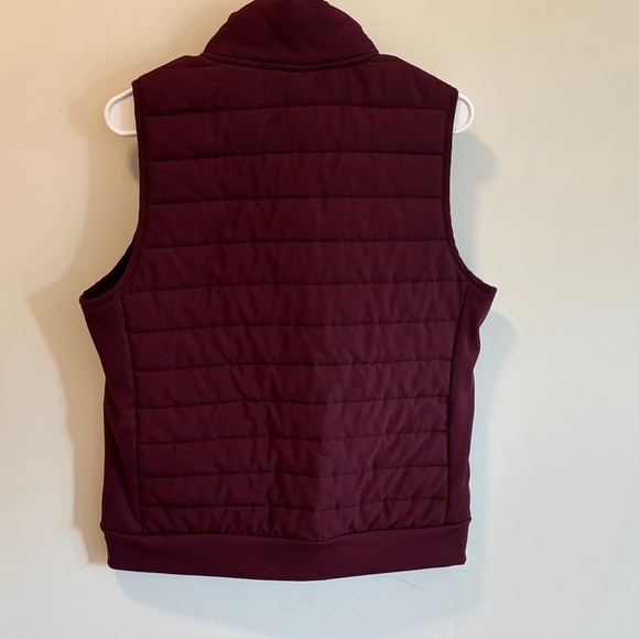 Reebok Women’s Maroon Quilted Vest - Picture 4 of 5
